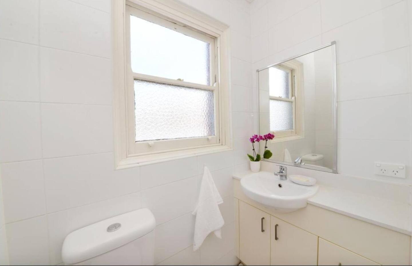 Apartment Ocean Views Light-filled Bondi *